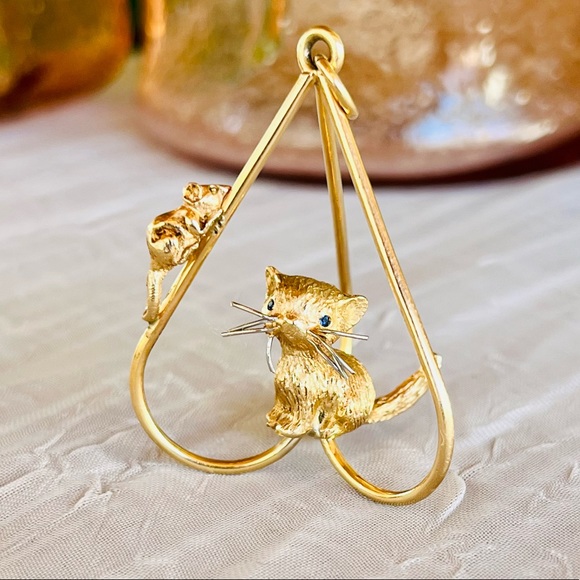 Jewelry - Sapphire-Eyed Gold Kitty Cat Silver-Whiskers Mouse 3-Dimensional Pendant